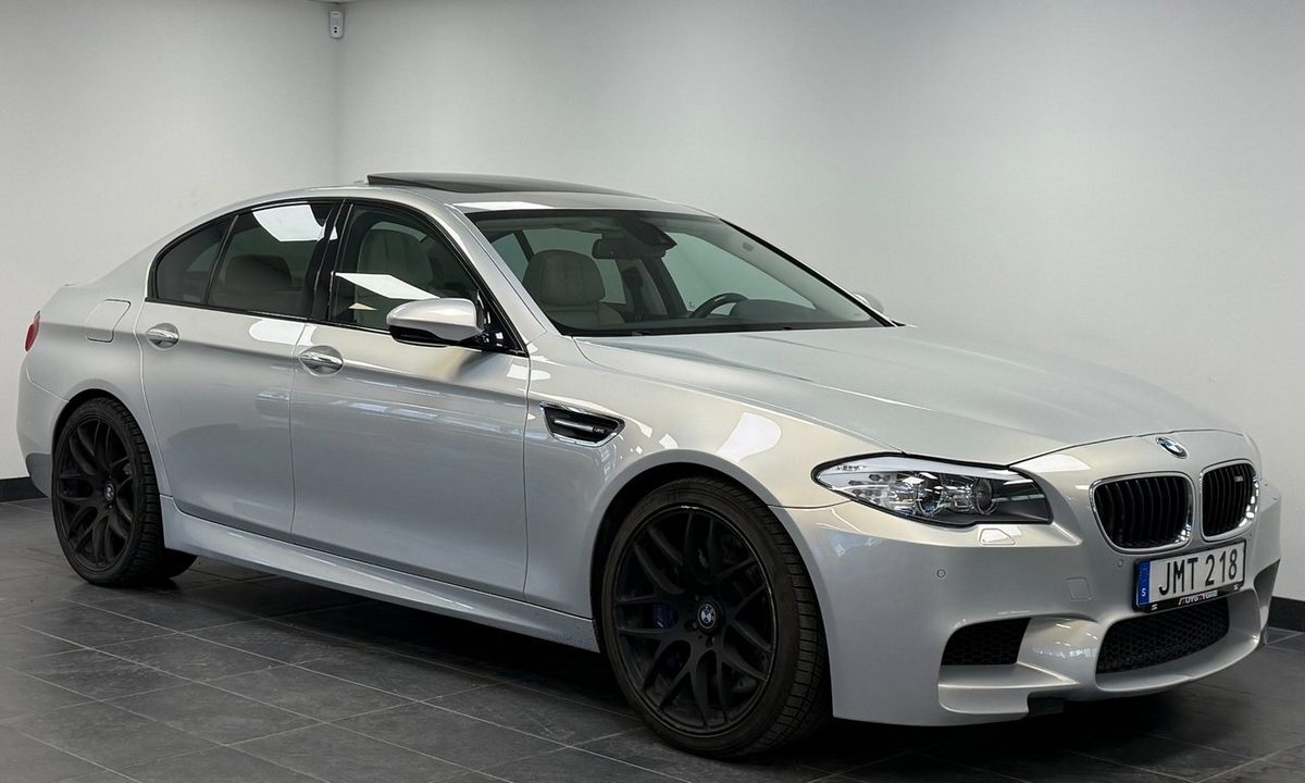2012 BMW M5 DCT sv-såld taklucka Nightvision se spec