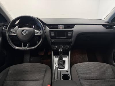 2015 Skoda Octavia Kombi 1.6 TDI Ambition · D-värm · Dragkrok · Nyservad · Euro 5 – bild 9