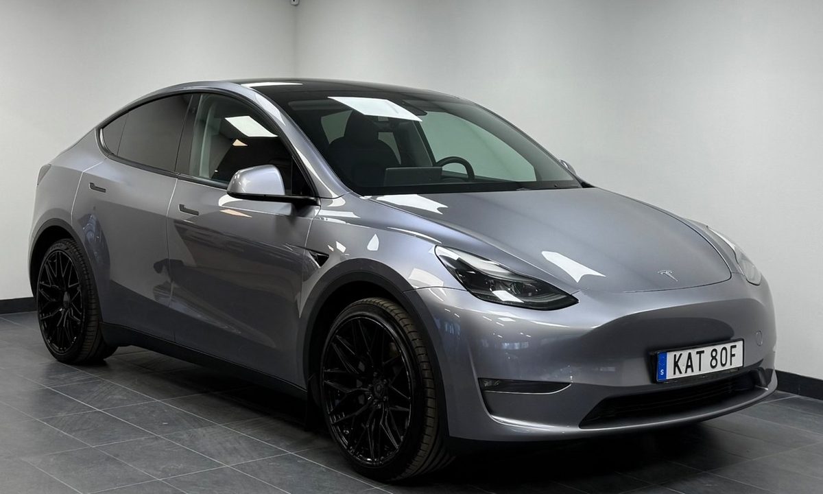 2023 Tesla Model Y Long Range AWD Quicksilver 1-ägare Autopilot 3 514hk