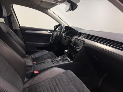 2015 Volkswagen Passat Sportscombi 2.0 TDI DPF SCR BMT 4M GT · Kamera · D-värm – bild 11