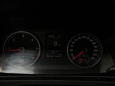 2016 Volkswagen Transporter T30 2.0 TDI BMT 4Motion · Drag · D-värm · Verkstadsinredning – bild 15