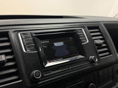 2016 Volkswagen Transporter T30 2.0 TDI BMT 4Motion · Drag · D-värm · Verkstadsinredning – bild 12